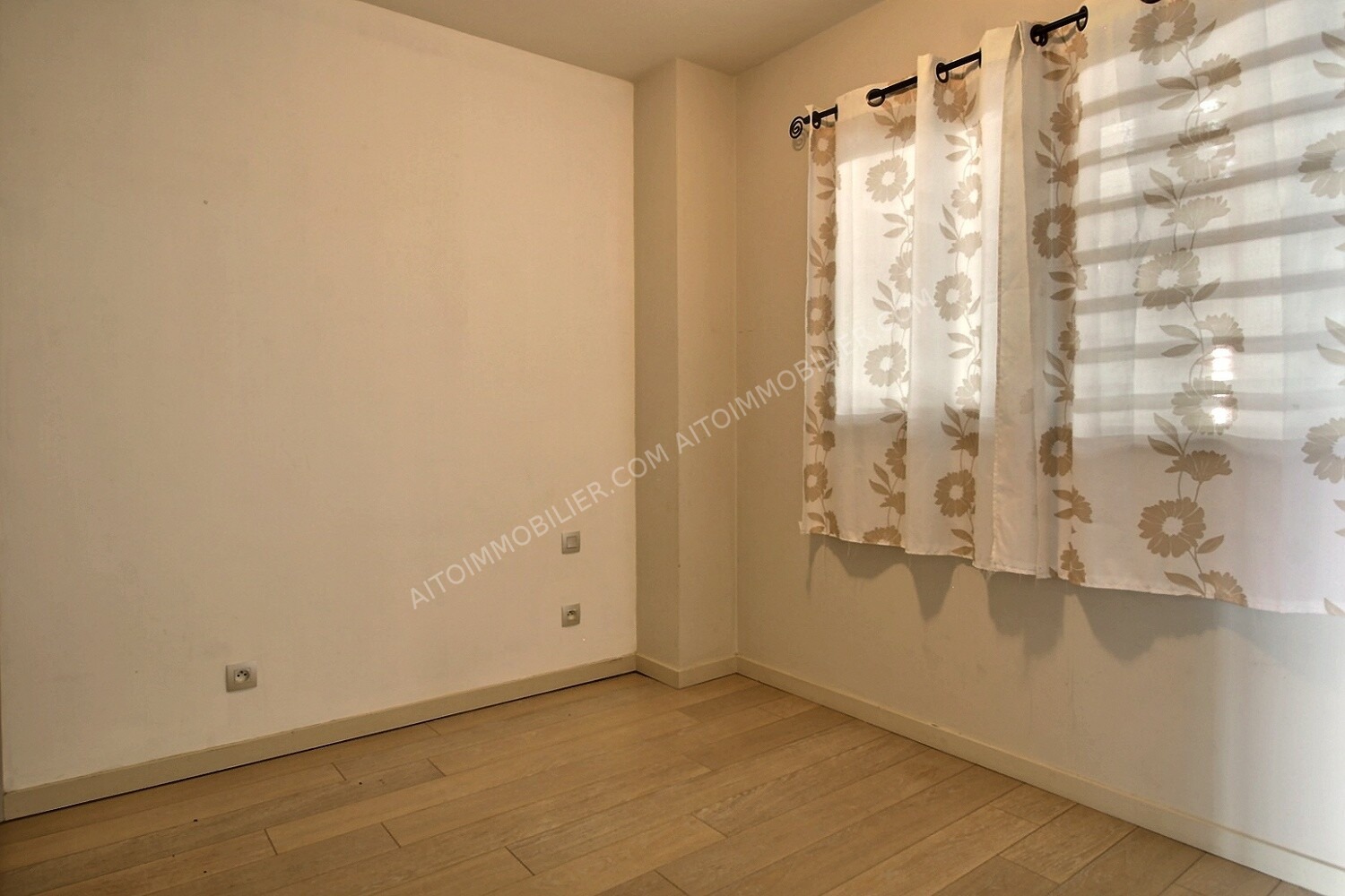 Loue Appartement F3 pamatai 5